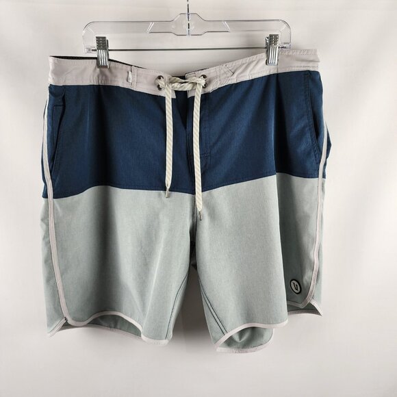 Vuori Shorts Mens 38x7 Gray Blue Performance 4 Way Stretch Boardshorts - Picture 1 of 7